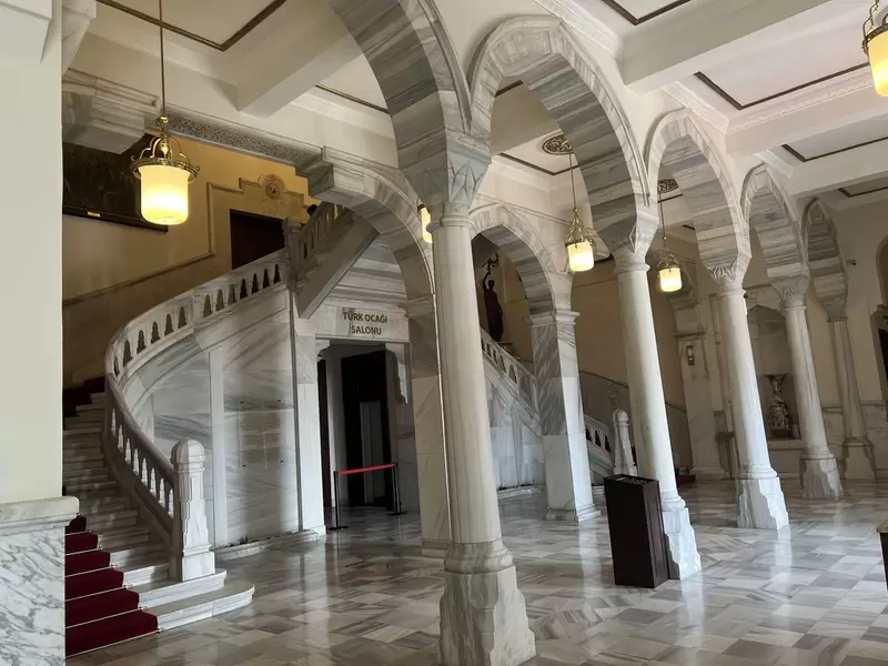 州立芸術彫刻博物館を発見する