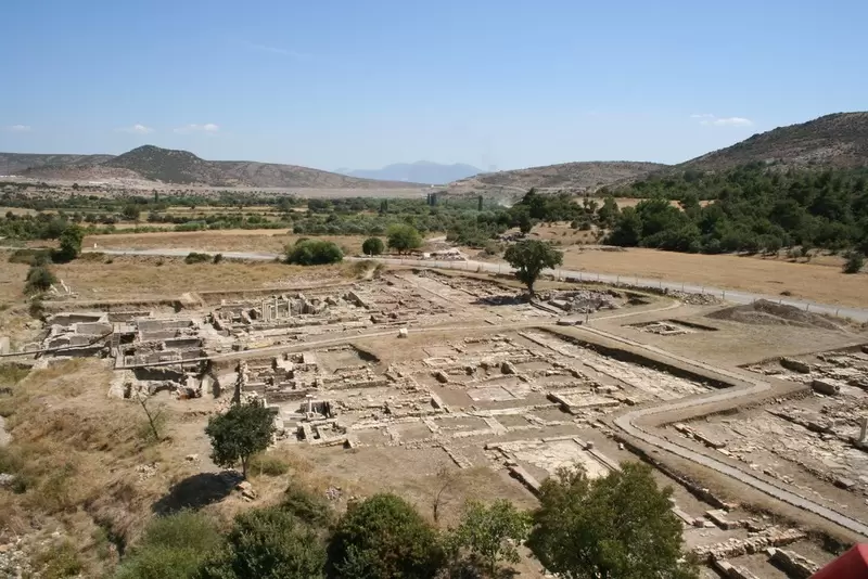 Древний город Аллианой