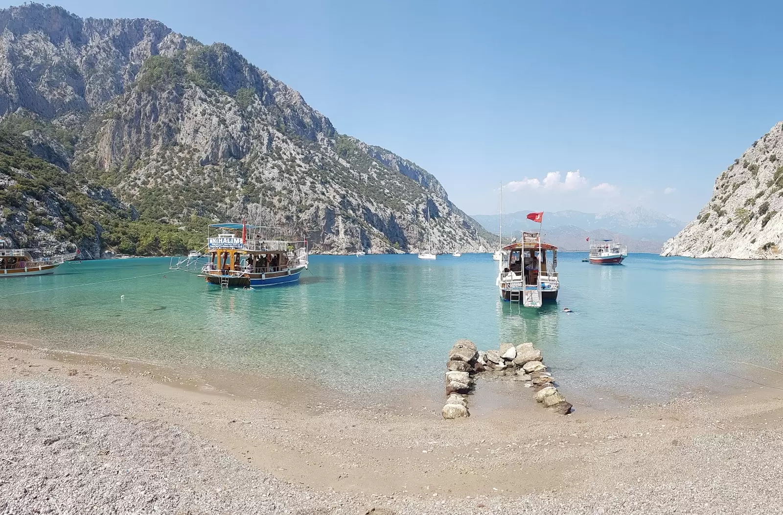 Porto Ceneviz Bay