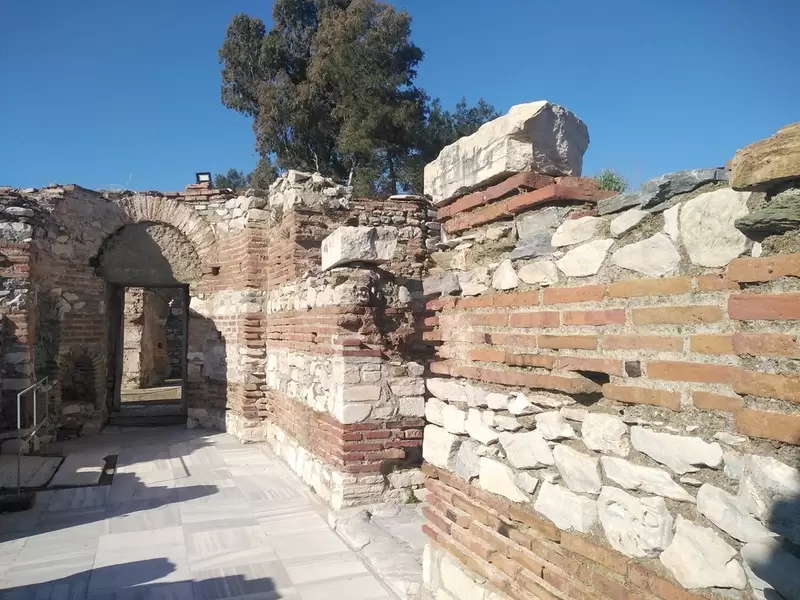 Откройте для себя замок Аясулук