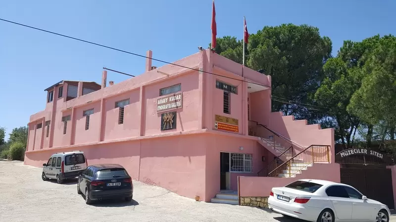 Scopri il Museo etnografico di Tahtakuşlar