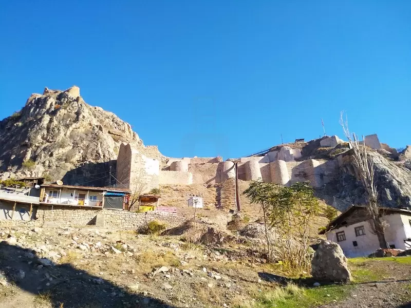 Entdecken Sie die Burg Tokat