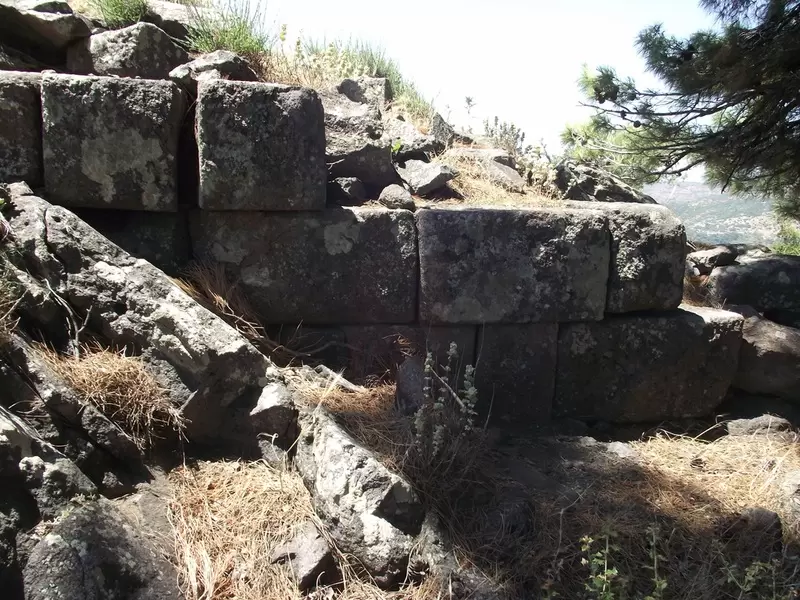 Откройте для себя замок Санджаклы