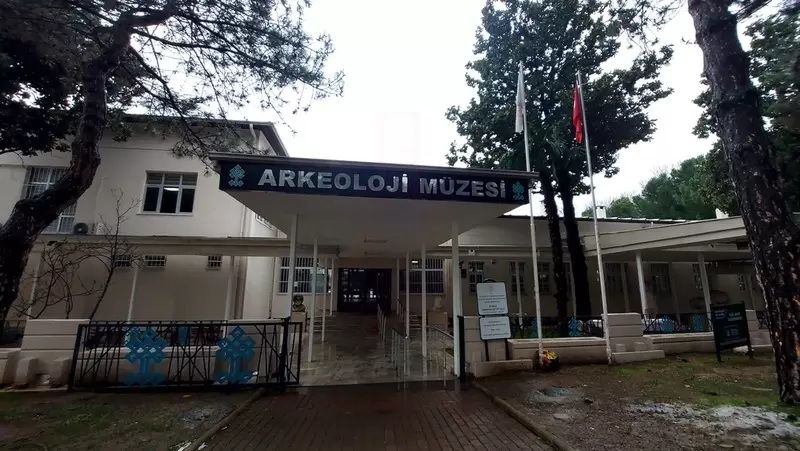 Entdecken Sie das Archäologische Museum Bursa