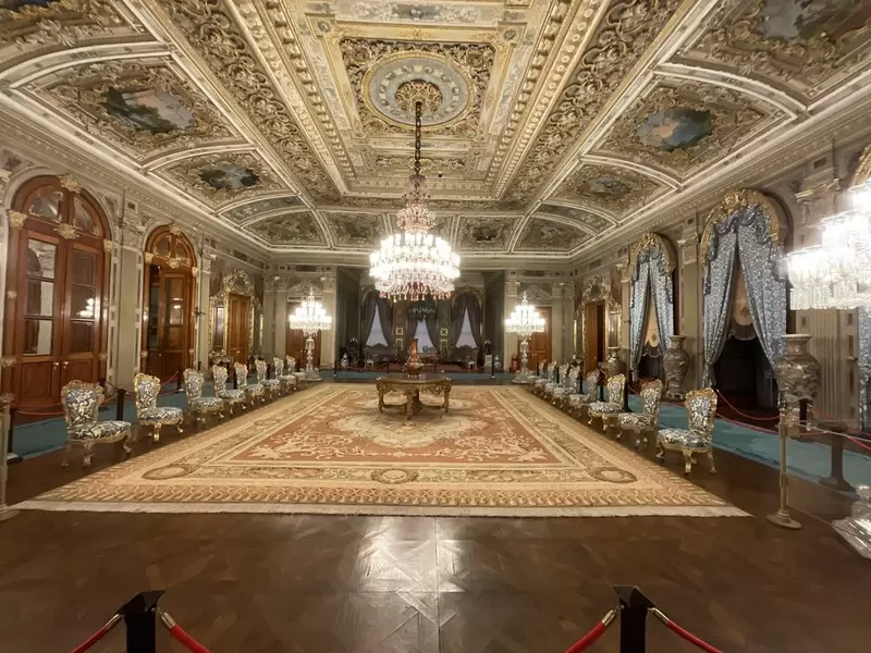 Откройте для себя дворец Долмабахче