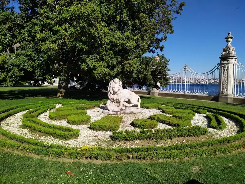 Откройте для себя дворец Долмабахче