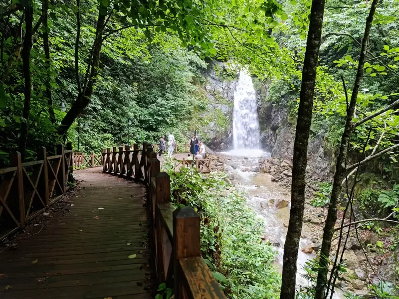 Cascada Akyamaç