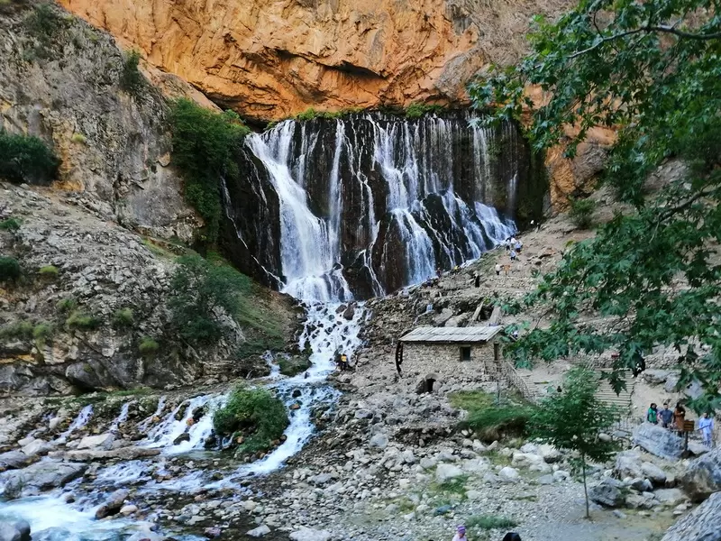 Kapuzbaşı Şelalesi