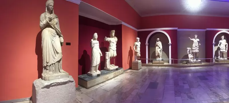 Откройте для себя музей Анталии