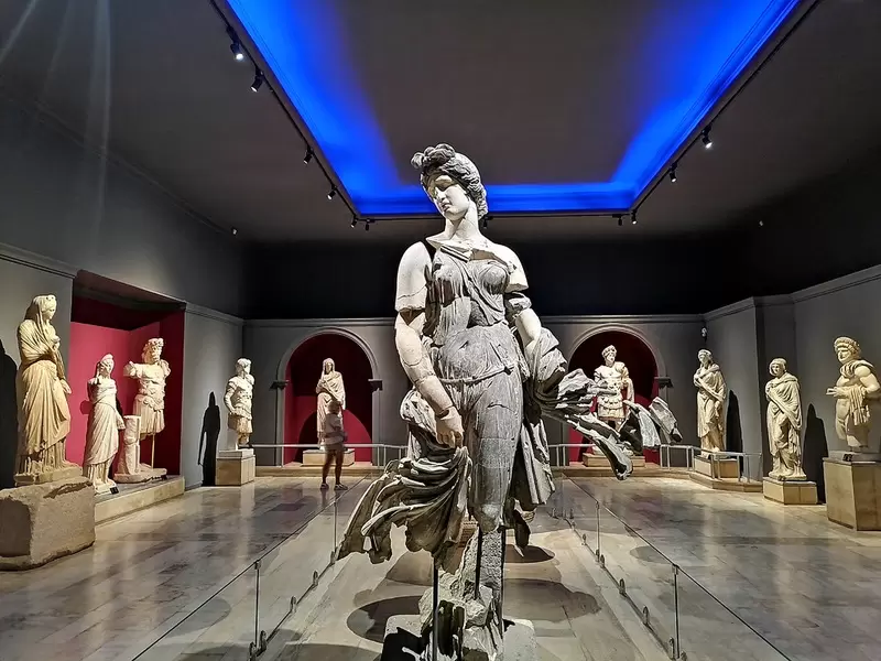 Откройте для себя музей Анталии