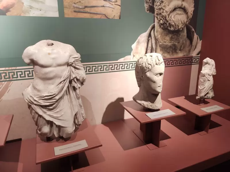 タルスス博物館を発見する