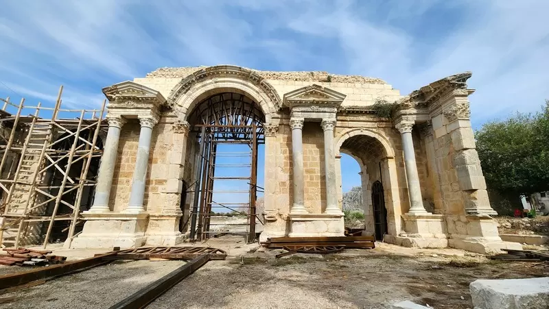 Discover Anavarza Castle