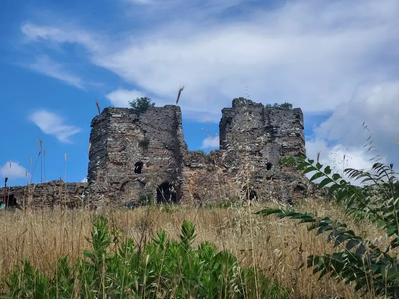 Découvrez le château de Yoros