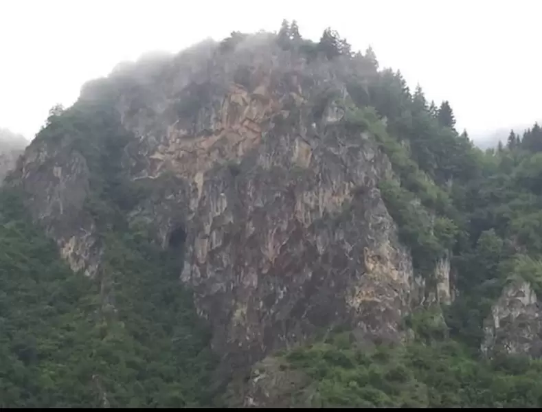 Akarsu Köyü Mağarası