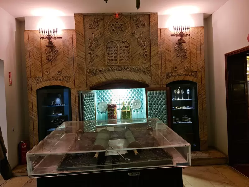 Откройте для себя Еврейский музей Турции