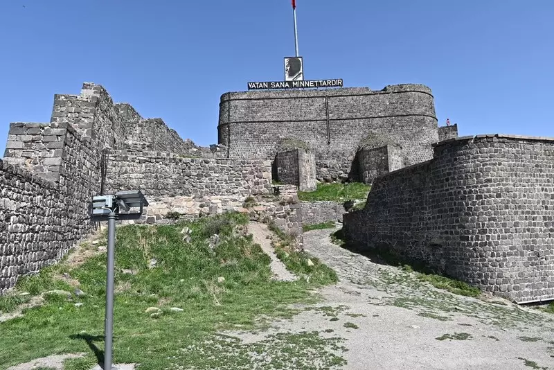 Kars Kalesi'ni keşfedin