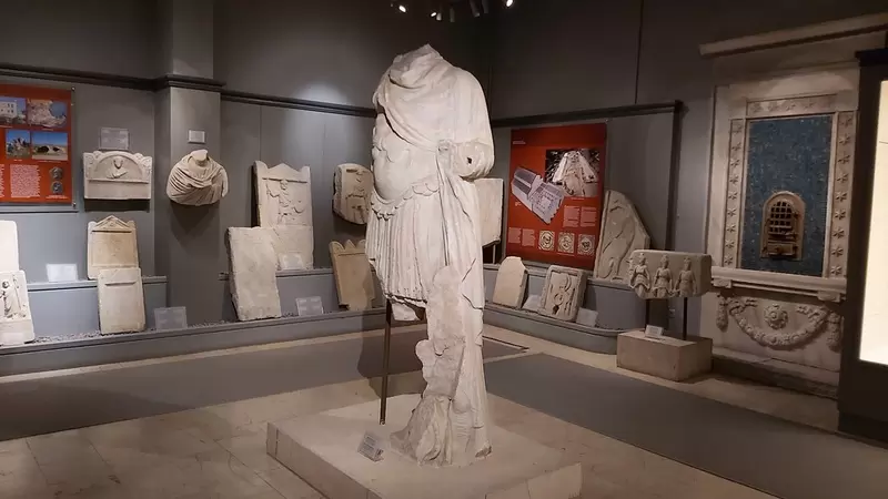 اكتشف متحف تيكيرداغ للآثار والإثنوغرافيا