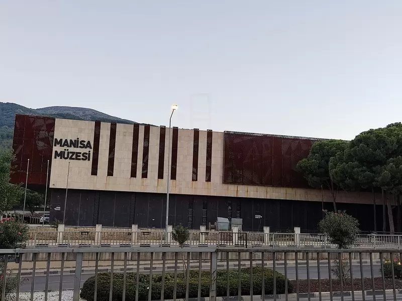 Entdecken Sie das Archäologische Museum Manisa