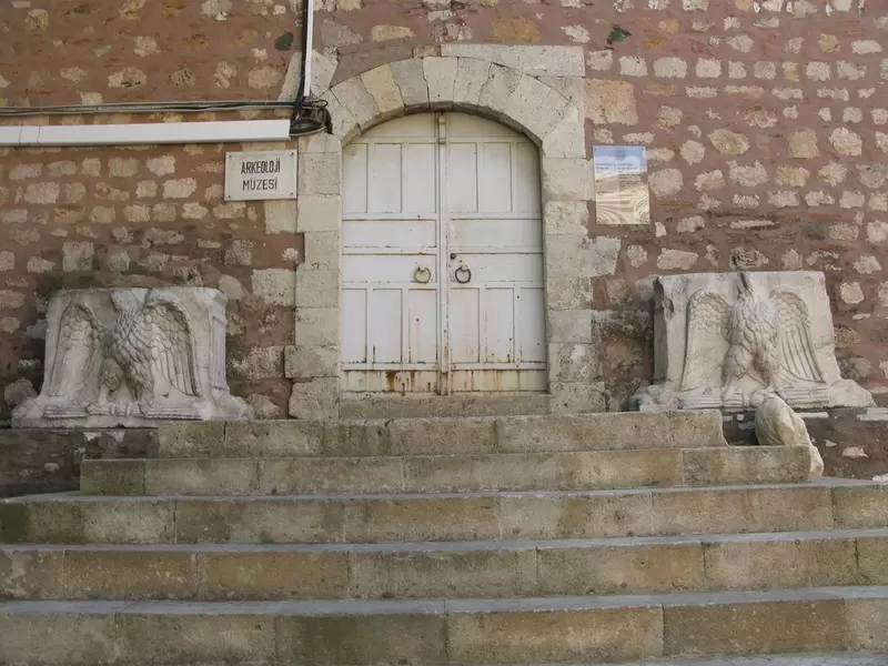 Entdecken Sie das Archäologische Museum Manisa