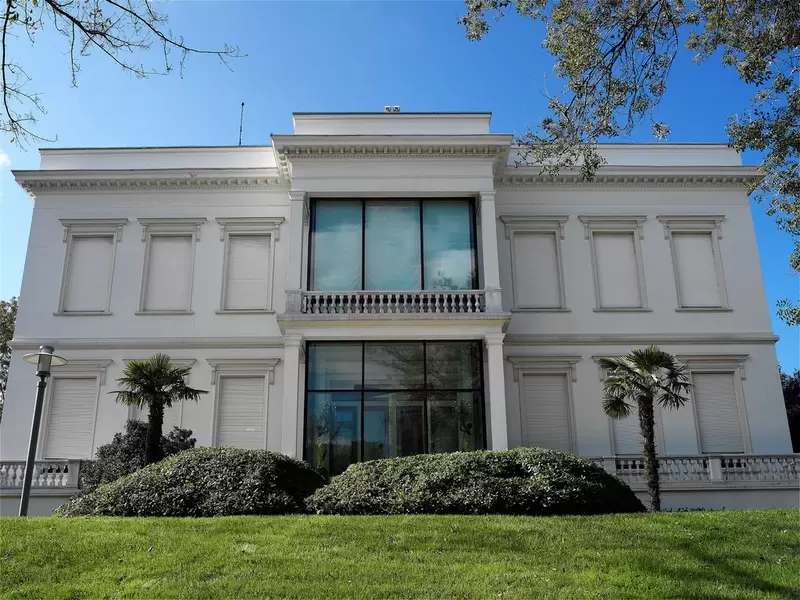 Откройте для себя музей Сакипа Сабанджи