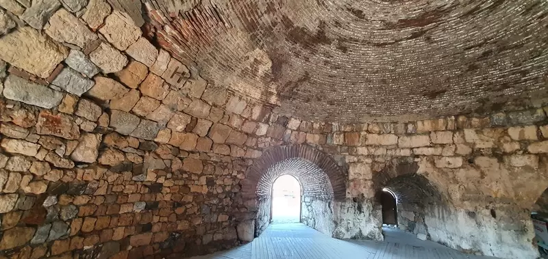 Откройте для себя замок Сыгаджик