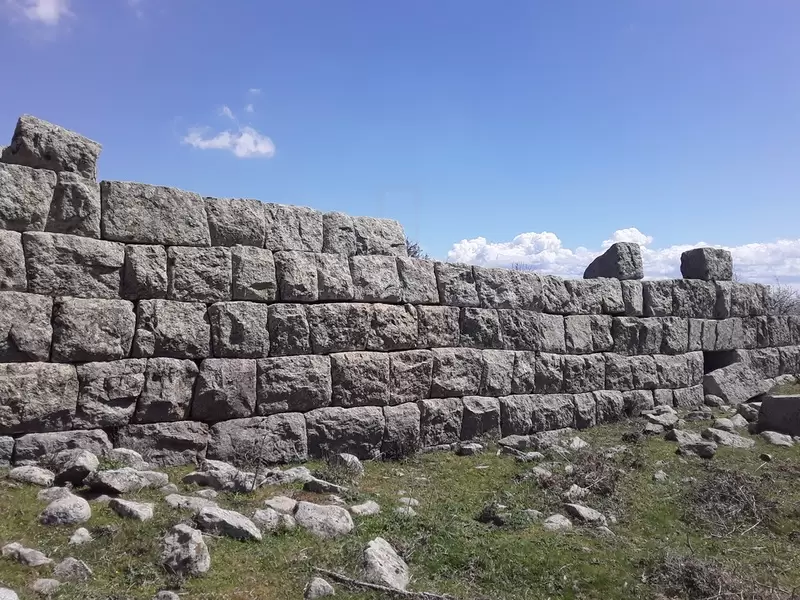 Древний город Неандрия