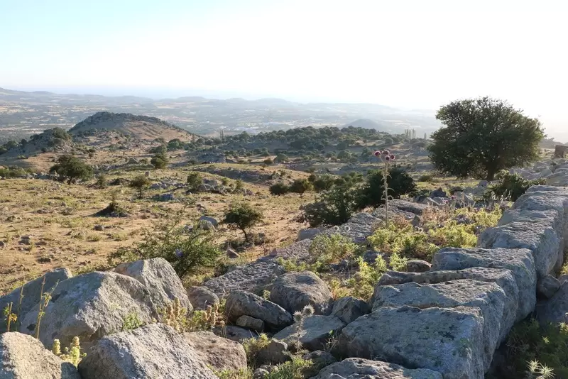 Древний город Неандрия