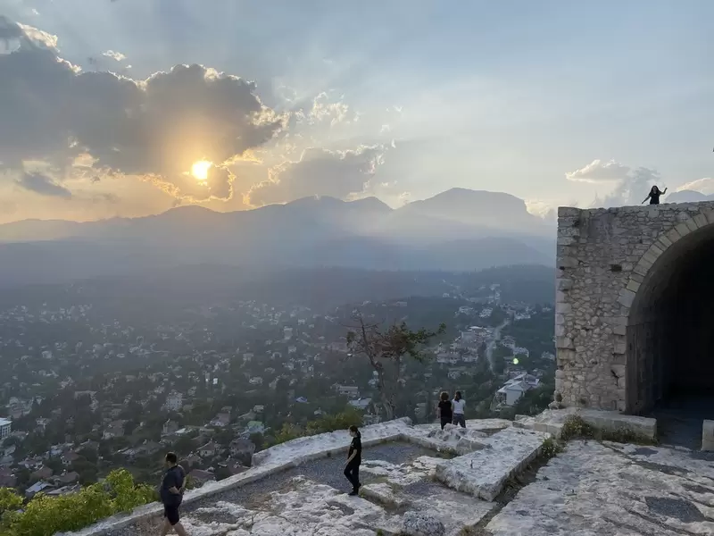 Откройте для себя замок Намрун