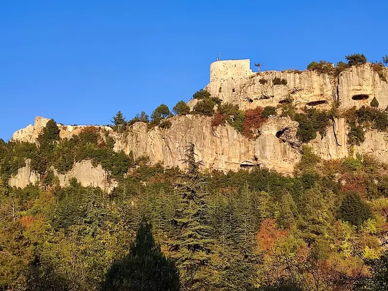 Откройте для себя замок Намрун