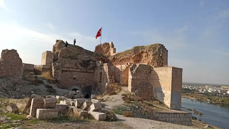 Discover Birecik Castle