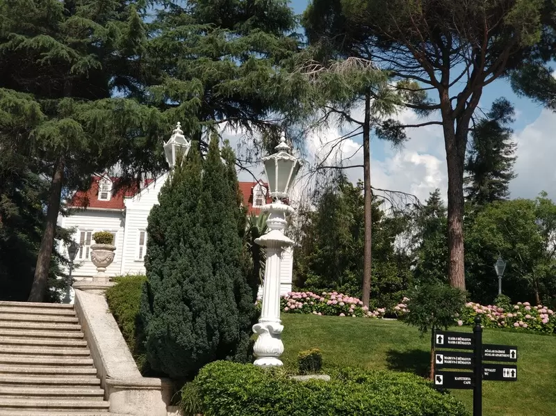 Откройте для себя дворец Маслак