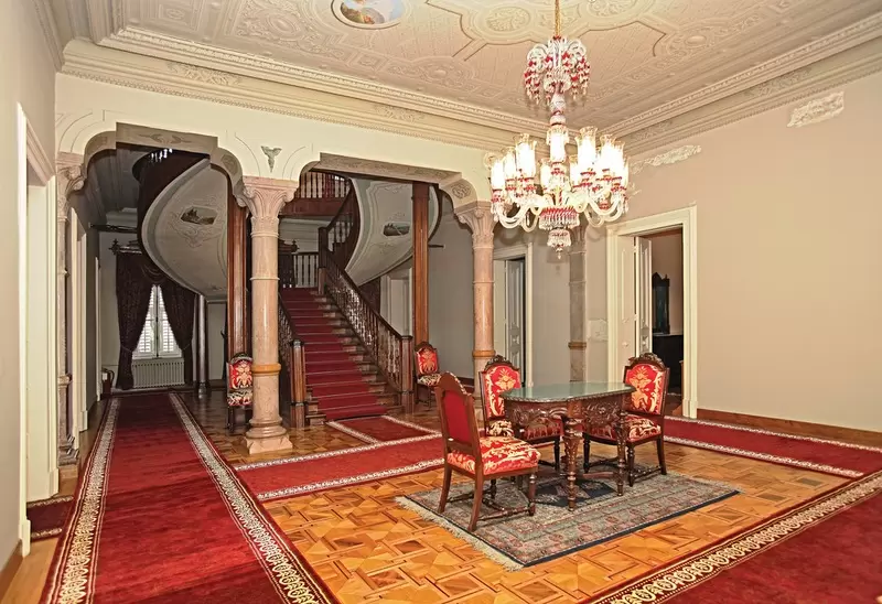 Откройте для себя дворец Маслак