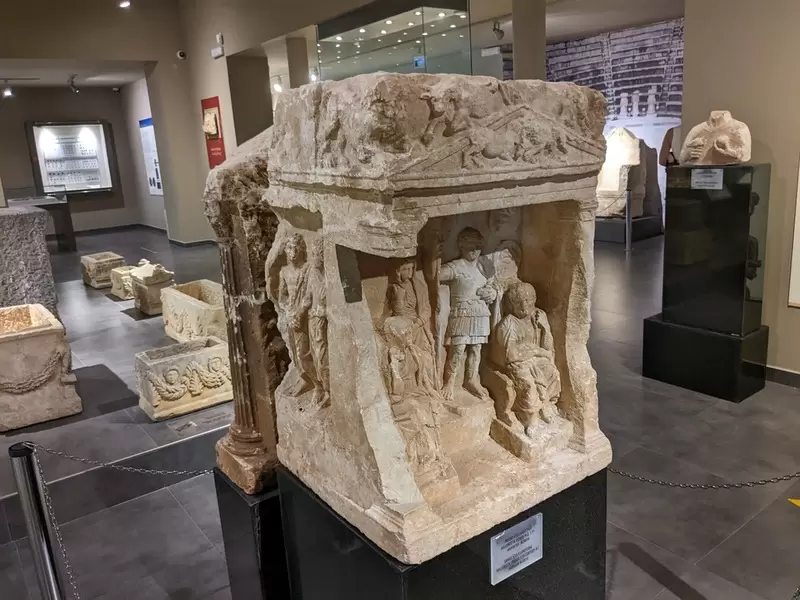 Entdecken Sie das Archäologische Museum Alanya