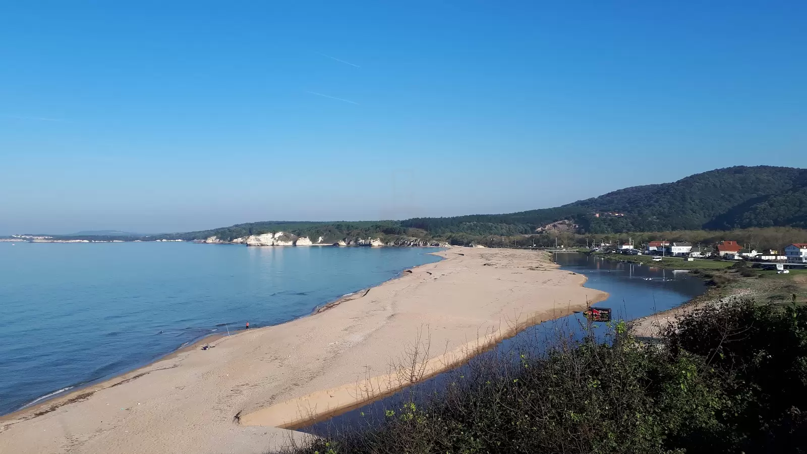 Пляж Сарису