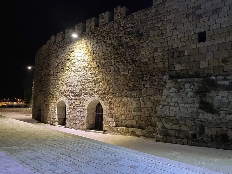 Foça Kalesi'ni keşfedin