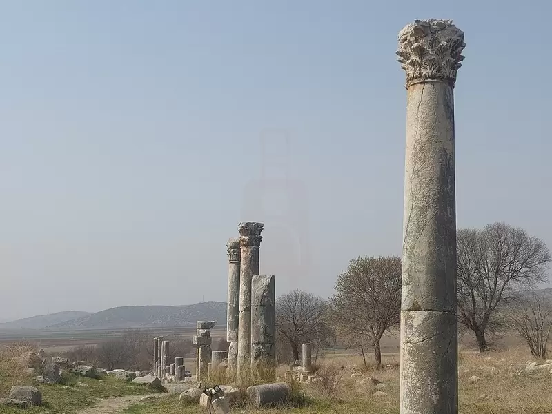 カスタバラ城を発見する