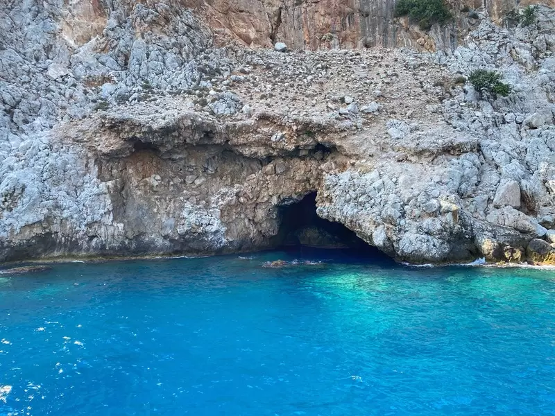 Korsanlar Cave