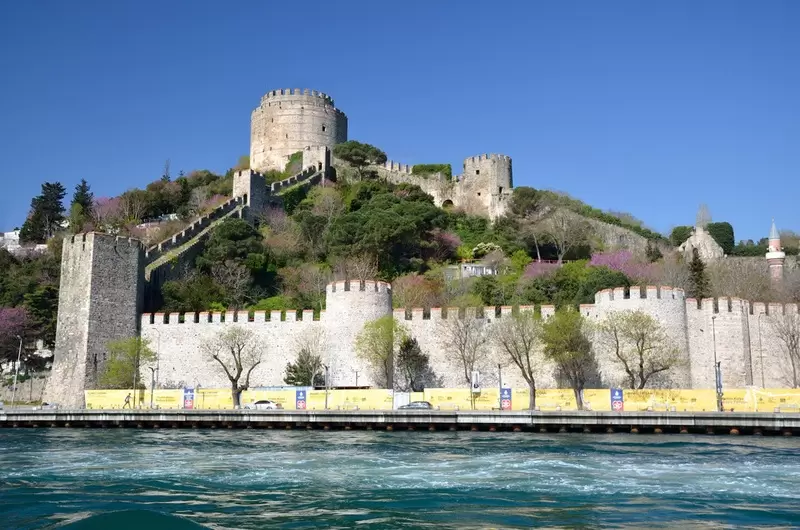 Откройте для себя Румелихисары