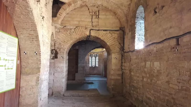 Откройте для себя церковь Паммакаристос