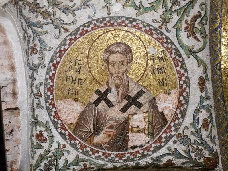 Откройте для себя церковь Паммакаристос