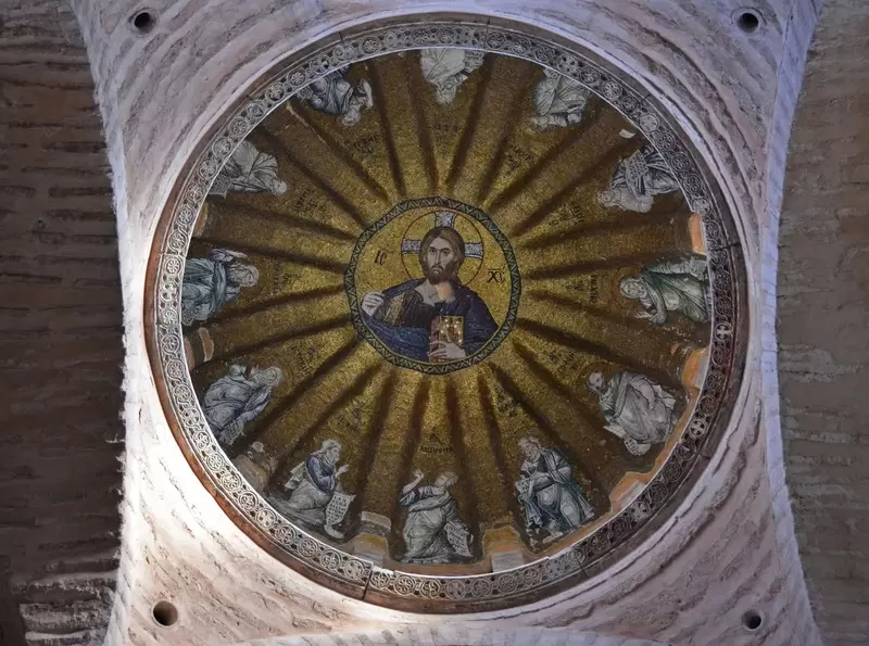 Откройте для себя церковь Паммакаристос