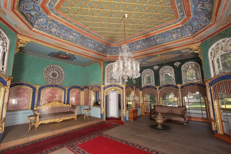 Откройте для себя дворец Айналыкавак