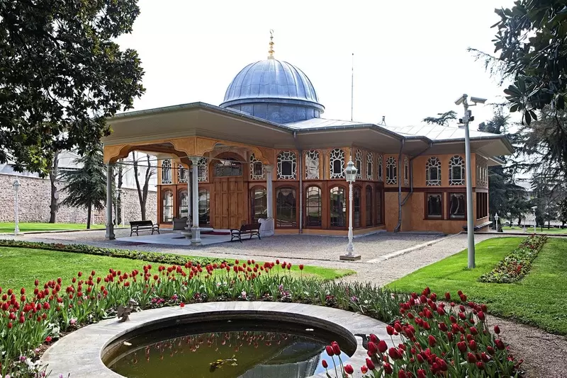 Откройте для себя дворец Айналыкавак