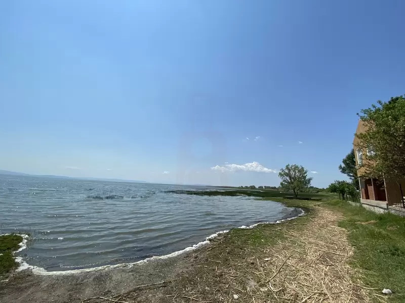 Озеро Маньяс
