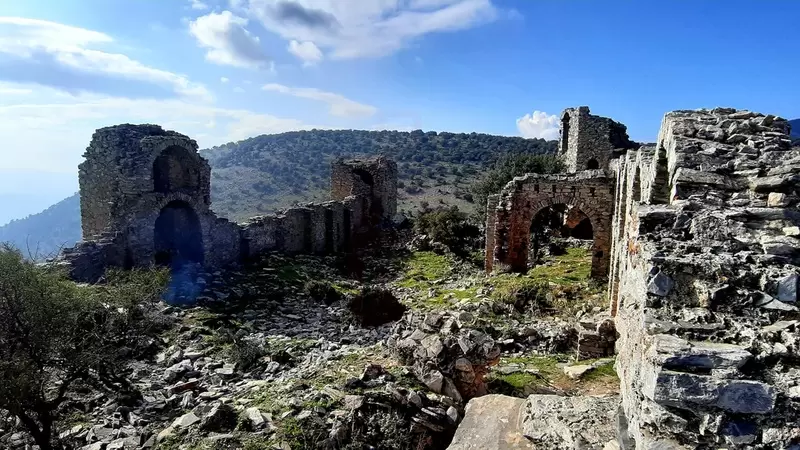 Откройте для себя замок Кечи