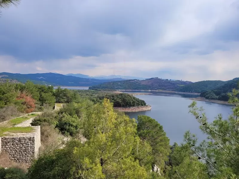 Entdecken Sie das Freilichtmuseum Karatepe-Aslantaş