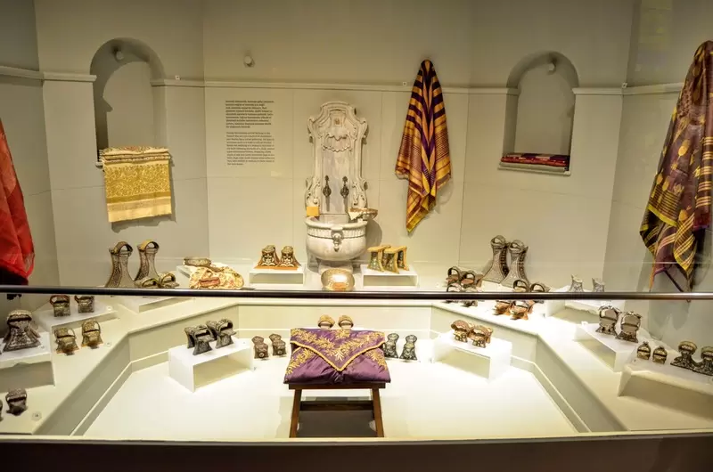 サドベルク・ハニム博物館を発見する