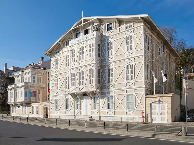 サドベルク・ハニム博物館を発見する