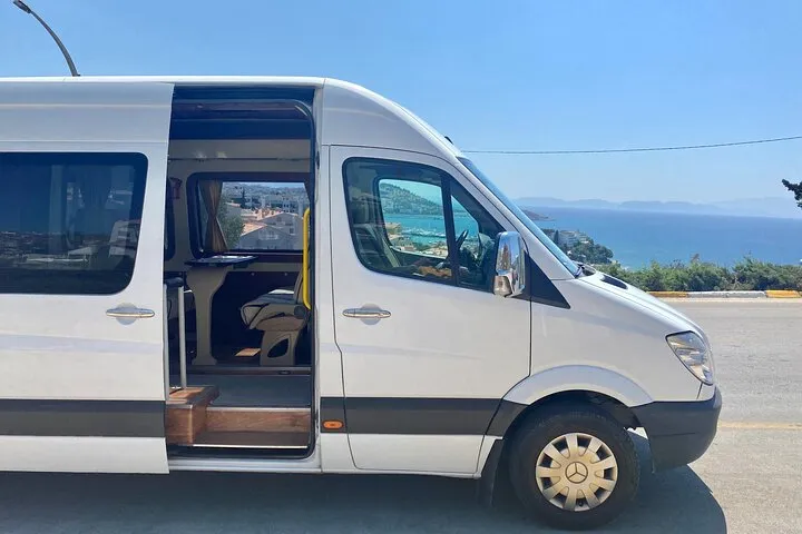 Kusadasi: Private 4-Stop Shore Excursion with Lunch and Tickets