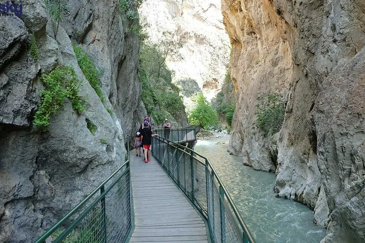 Excursión de un día a Saklikent Yakapark y a la ciudad antigua de Tlos desde Fethiye